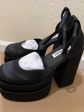 Steve Madden Black Platform Mary Jane Charlize Pumps